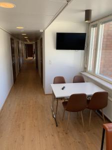 TV a/nebo společenská místnost v ubytování Motel '69 Lovisa