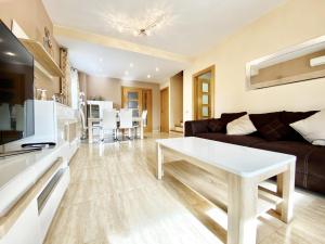 Fotografia z galérie ubytovania Villa Jasmina v destinácii L'Ametlla de Mar + 37 fotografií