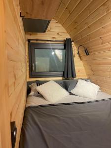 Postel nebo postele na pokoji v ubytování Camping La Combe