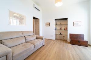 A seating area at Ortigia Superior Sea View Apartment near Duomo