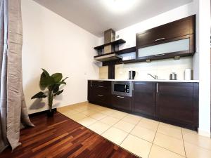 Gallery image of Jagiełły Apartment ~ Self Check-In 24h ~ Parking & Lift in Wrocław