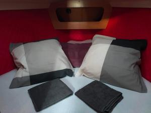 Voodi või voodid majutusasutuse nuit sur un voilier toas