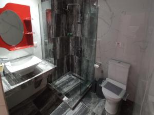 Ванная комната в House Blerina
