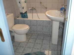 Koupelna v ubytování Agnanti Studios