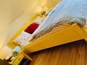 Postel nebo postele na pokoji v ubytování Apartmán U Mluvících Kamenů