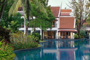 Der Swimmingpool an oder in der Nähe von JW Marriott Khao Lak Resort and Spa