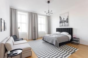 Posteľ alebo postele v izbe v ubytovaní FRANZ 24 - typical Viennese apartment in the heart of Vienna