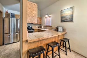 Køkken eller tekøkken på Pagosa Springs Getaway with Patio and Lake Views!
