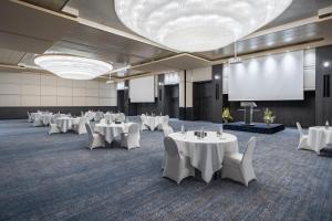 Área de negócios e/ou sala de conferências em Crowne Plaza Geneva by IHG