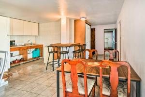 Фотография из галереи Tropical Oasis Bay Views about 2 Mi to Playa Sardinas в Кулебре