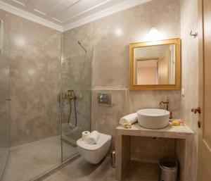 AVLI - Tranquil stonehouse in Lefkada tesisinde bir banyo