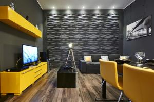 Central Location Yellow-Black Apartment 1075 Budapest, 17 Síp utca kép - 2
