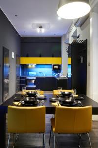 Fotografia z galérie ubytovania Central Location Yellow-Black Apartment v Budapešti