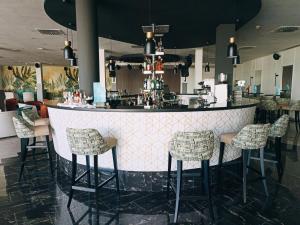 Lounge nebo bar v ubytování Hotel Las Costas