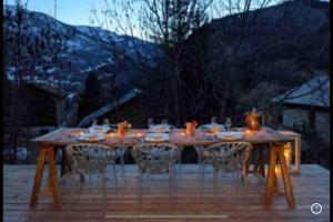 Zdjęcie z galerii obiektu Chalet de luxe avec jacuzzi Hammam et billard w mieście Allos