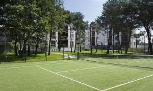 Tenis a/nebo squash v ubytování Nadmorski Dwór Premium przy plaży nebo okolí