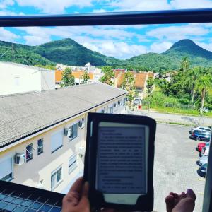 En generel udsigt til bjerge eller udsigt til bjerge taget fra lejligheden