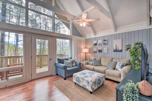SalemにあるComfortable Condo on Keowee Key Golf Course!のギャラリーの写真