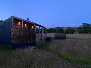 Gallery image of Dôl Swynol Glamping Luxury cabin with outdoor bath in Aberystwyth