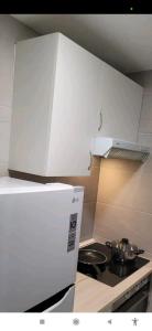 Kuchnia lub aneks kuchenny w obiekcie New apartment in center Madrid!