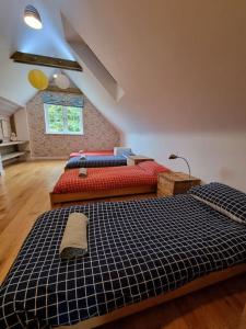 En eller flere senge i et værelse på New Forest Cottage alongside Limewood Lyndhurst