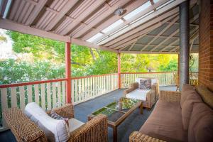 Posezení v ubytování Abernethy House & Cottage