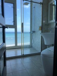 Ένα μπάνιο στο View Ocean 海傳民宿 I 花蓮海景民宿 +86 φωτογραφίες