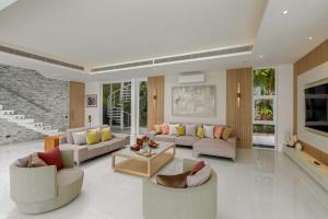 Fotografija v galeriji nastanitve Indulge in Your Dream Getaway at Gemini Villa 6 Bedrooms, Private Beach, and Yamu Pier Sea Views v mestu Phuket Town