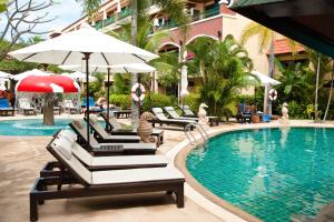 Bazén v ubytování Karon Sea Sands Resort-SHA PLUS nebo v jeho okolí