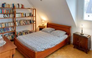 Posteľ alebo postele v izbe v ubytovaní Awesome Home In Hennebont With Wifi + 21 fotografií