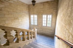 Gallery image of Appart Exceptionnel place du Palais des papes Wifi climatisation in Avignon