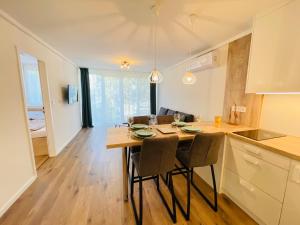 Fotografia z galérie ubytovania Kazinczy Deluxe Apartment v destinácii Balatonalmádi + 28 fotografií