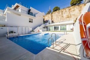 Bazén v ubytování 86-Modern Apartment, Benalmadena nebo v jeho okolí