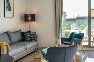 Posezení v ubytování 86-Modern Apartment, Benalmadena