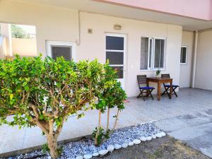 Fotografie z fotogalerie ubytování Hibiscus Green Apartments v destinaci Afantou + 7 fotografií