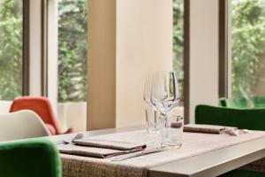 A seating area at Wyndham Garden Florence