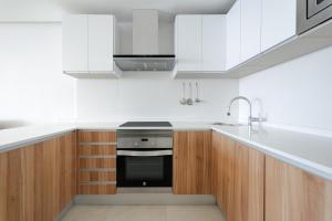 Kuchnia lub aneks kuchenny w obiekcie Levante Sunset Luxury apartment Don Miguel