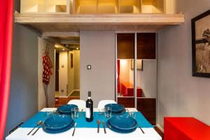 Posedenie v ubytovaní Lilly apartment main train station old town by The Heritage House Main Square Cracow