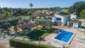 Výhled na bazén z ubytování Sineu - 41763 Mallorca nebo okolí