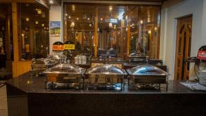 Ristorante o altro punto ristoro di Hotel Kanishka Manali - 200m from Mall Road