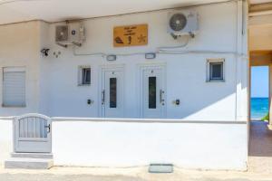 Gallery image of Fodele Beachfront Apts, Βy IdealStay Experience in Fodele