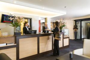 Μέλη του προσωπικού του Hotel Amaris