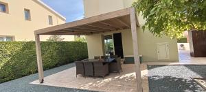 Αίθριο ή υπαίθριος χώρος στο Sunrise Villa