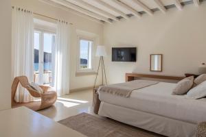 Телевизор и/или развлекательный центр в Elies Resorts