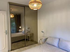 Fotografia z galérie ubytovania 2P derrière Martinez 250 m plage, chambre calme v Cannes