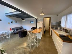 Fotografia z galérie ubytovania Maison duplex avec terrasse proche de la gare SNCF v destinácii Clermont-Ferrand