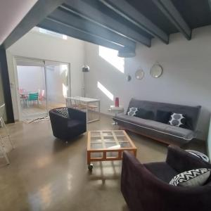 Fotografia z galérie ubytovania Maison duplex avec terrasse proche de la gare SNCF v destinácii Clermont-Ferrand