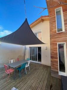 Fotografia z galérie ubytovania Maison duplex avec terrasse proche de la gare SNCF v destinácii Clermont-Ferrand + 8 fotografií
