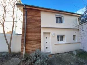 Fotografia z galérie ubytovania Maison duplex avec terrasse proche de la gare SNCF v destinácii Clermont-Ferrand