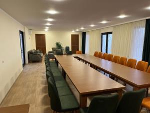 Konferenční prostory v ubytování Family Hotel Lago & Wine Cellar + 37 fotografií